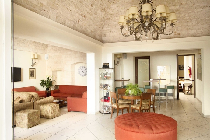 Imagen de los interiores del Hotel Lanzillotta. Foto 19