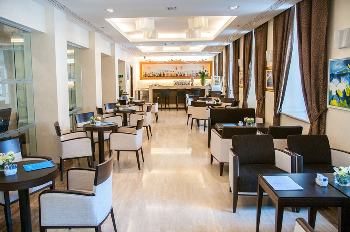 Imagen del bar/restaurante del Hotel Lapad. Foto 5