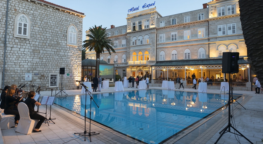 Imagen de los exteriores del Hotel Lapad. Foto 10