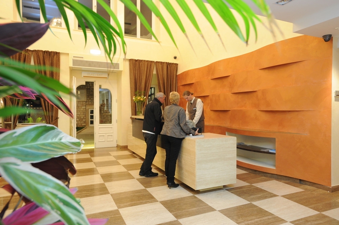 Imagen de los interiores del Hotel Lapad. Foto 11