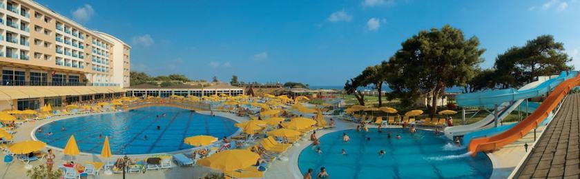 Imagen de la piscina del Hotel Laphetos Beach Resort And Spa - All Inclusive. Foto 14