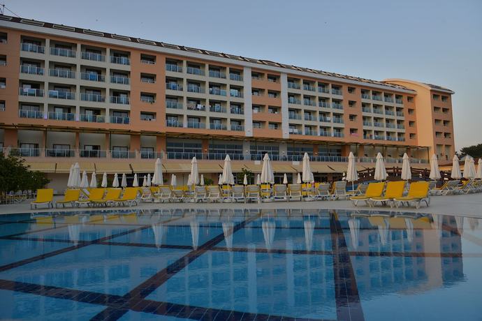 Imagen general del Hotel Laphetos Beach Resort And Spa - All Inclusive. Foto 3