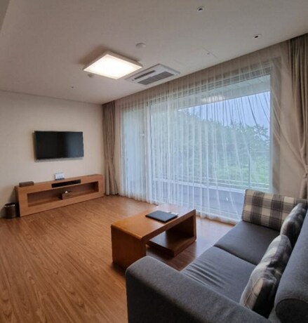 Imagen de la habitación del Hotel Lapis. Foto 15