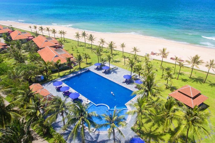 Imagen general del Hotel Lapochine Beach Resort. Foto 1