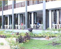 Imagen del bar/restaurante del Hotel Laprima Hotel Komodo. Foto 8