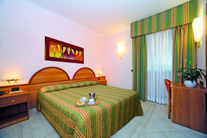 Imagen de la habitación del Hotel L'aquila. Foto 5