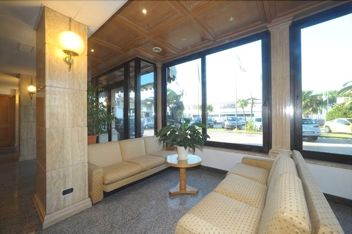 Imagen de los interiores del Hotel L'aquila. Foto 12