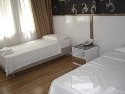 Imagen de la habitación del Hotel Lara Atalla. Foto 2