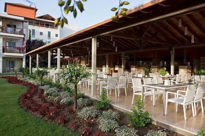 Imagen del bar/restaurante del Hotel Lara Barut Collection - Ultra All Inclusive. Foto 6