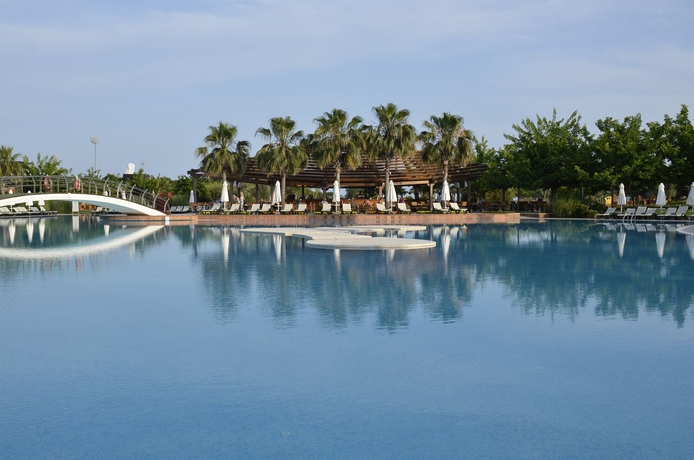 Imagen de la piscina del Hotel Lara Barut Collection - Ultra All Inclusive. Foto 16