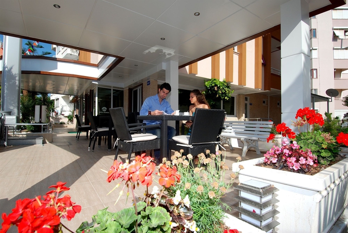 Imagen de los exteriores del Hotel Lara Diamond. Foto 8