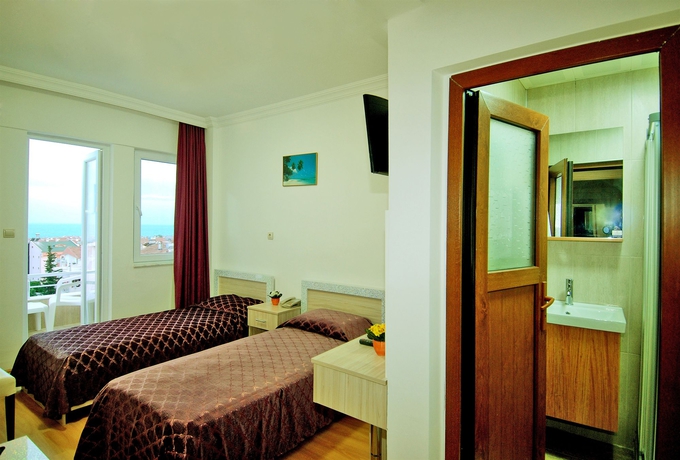 Imagen de la habitación del Hotel Lara Diamond. Foto 5