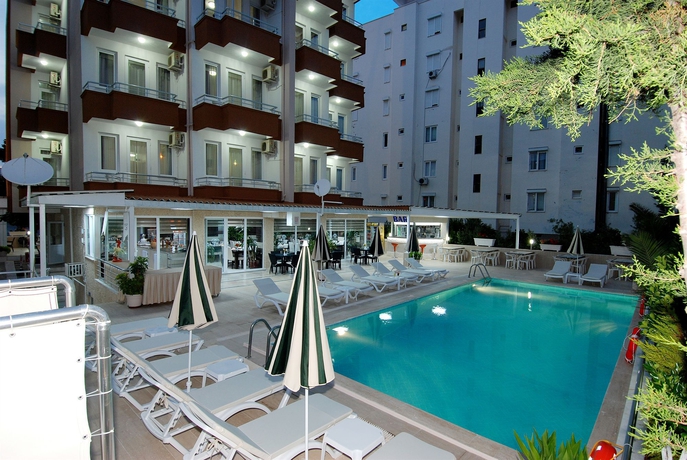 Imagen de la piscina del Hotel Lara Diamond. Foto 16