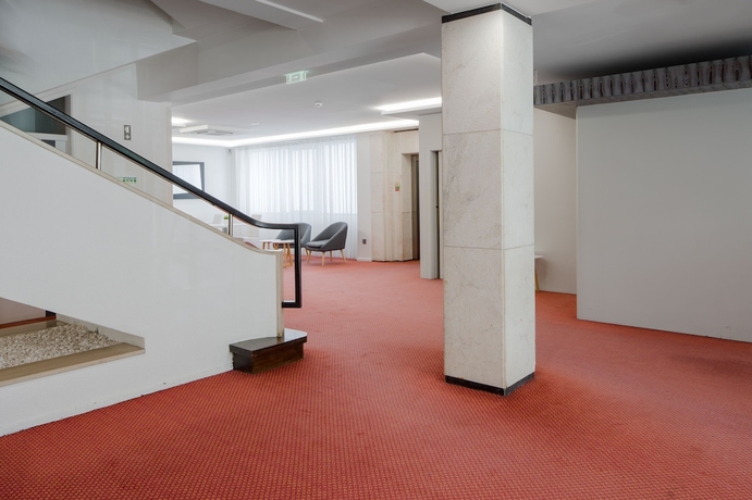 Imagen de los interiores del Hotel Lara. Foto 9