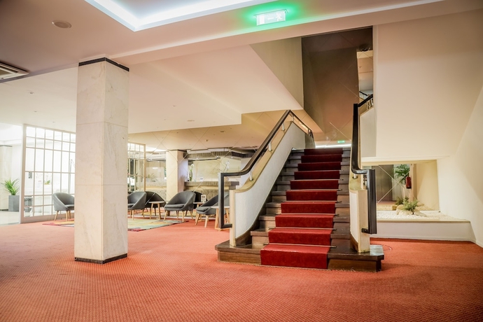 Imagen de los interiores del Hotel Lara. Foto 10