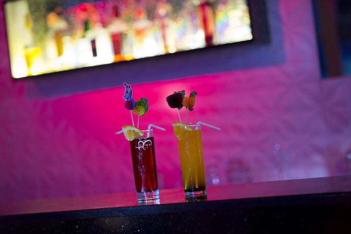 Imagen del bar/restaurante del Hotel Lara World. Foto 2