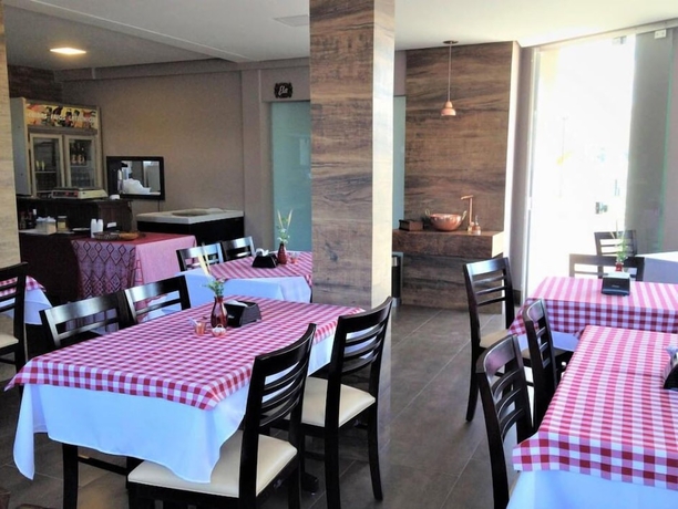 Imagen del bar/restaurante del Hotel Lara\'s. Foto 2