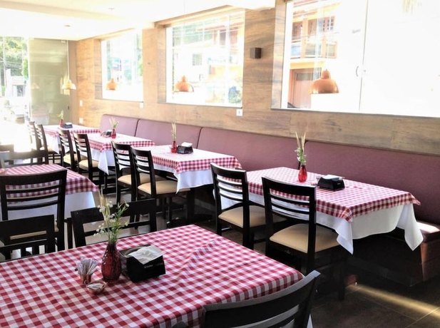 Imagen del bar/restaurante del Hotel Lara\'s. Foto 3