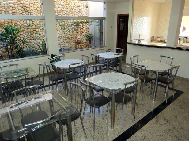 Imagen de los interiores del Hotel Lara\'s. Foto 14