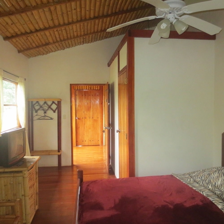 Imagen de la habitación del Hotel Lara's Planet. Foto 13