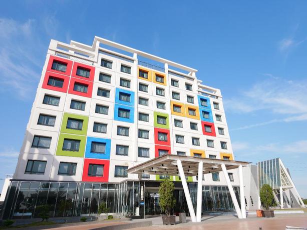 Imagen general del Hotel L'arc. Foto 1