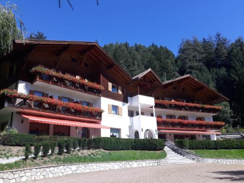 Imagen general del Hotel Larch. Foto 4