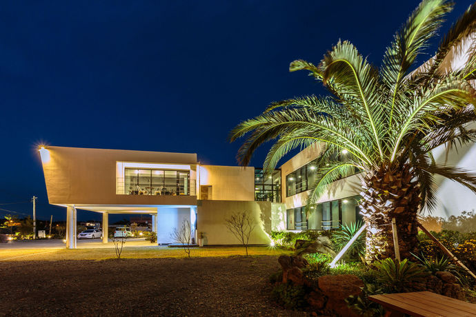 Imagen de los exteriores del Hotel Lareem. Foto 11