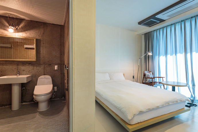 Imagen de la habitación del Hotel Lareem. Foto 8