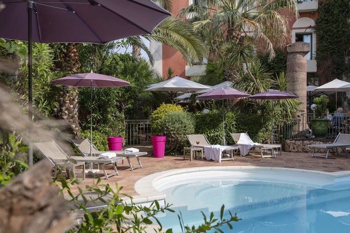 Imagen de la piscina del Hotel L'arena. Foto 9