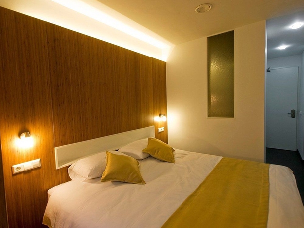 Imagen de la habitación del Hotel Larende. Foto 6