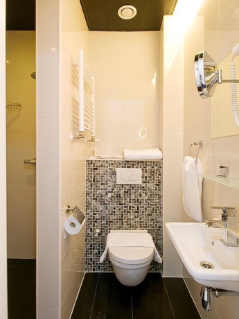 Imagen de la habitación del Hotel Larende. Foto 9