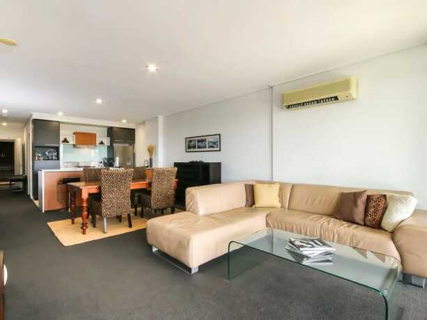Imagen general del Hotel Large 3 Bedroom Apartment With River Views Near the Stadium. Foto 1
