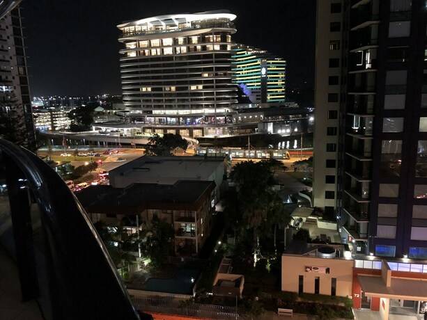Imagen de los interiores del Hotel Large Apartment At Oracle Resort. Foto 33
