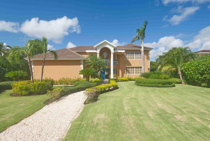 Imagen de la habitación del Hotel Large Golf View Villa With Pool Jacuzzi and Staff. Foto 19