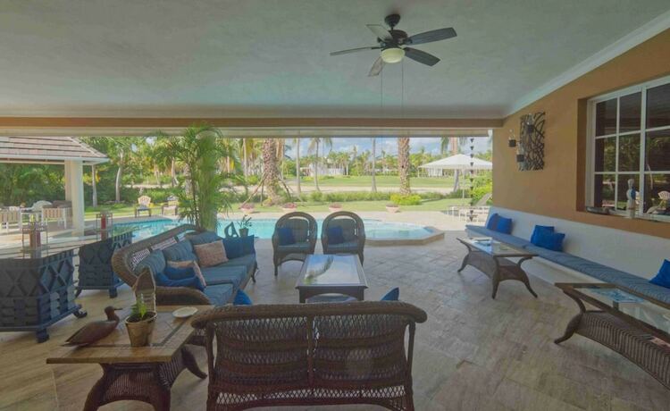 Imagen general del Hotel Large Golf View Villa With Pool Jacuzzi and Staff. Foto 13