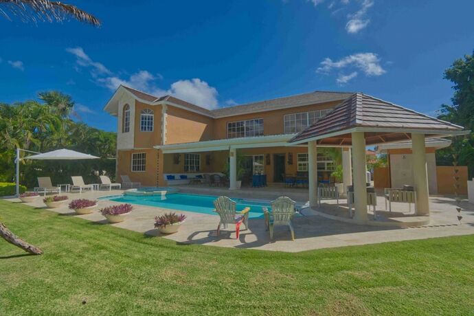 Imagen de la habitación del Hotel Large Golf View Villa With Pool Jacuzzi and Staff. Foto 20