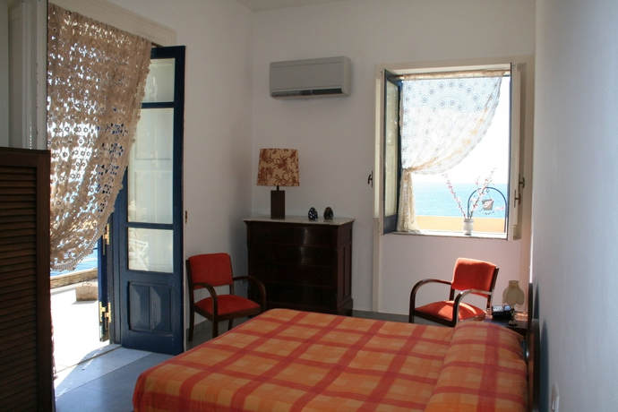 Imagen de la habitación del Hotel L'ariana Isole Eolie - Una Esperienze. Foto 5