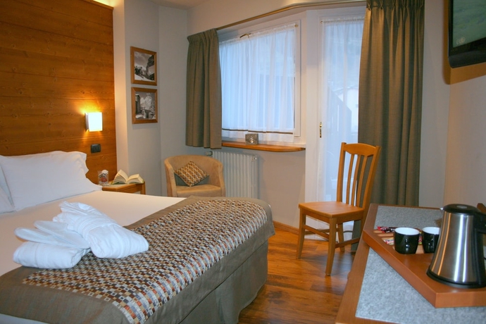 Imagen de la habitación del Hotel Larice Bianco. Foto 4