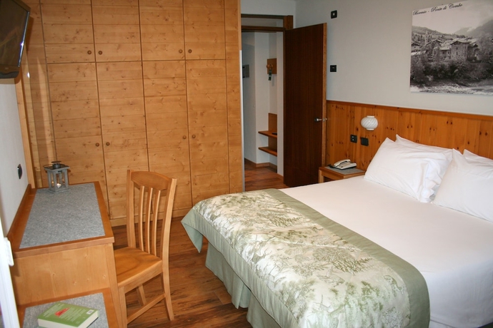 Imagen de la habitación del Hotel Larice Bianco. Foto 6