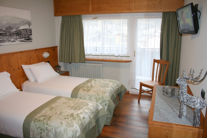 Imagen de la habitación del Hotel Larice Bianco. Foto 7