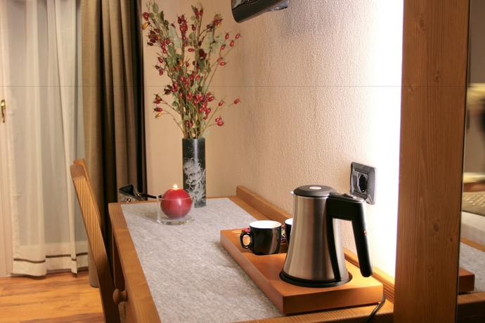 Imagen de la habitación del Hotel Larice Bianco. Foto 15