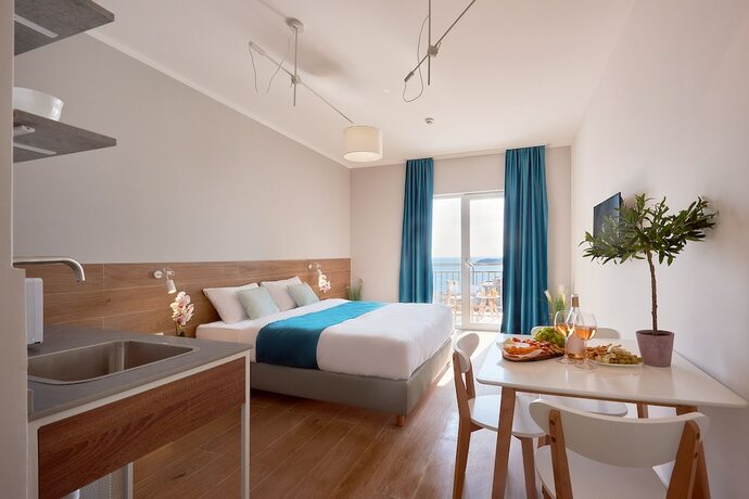 Imagen de la habitación del Hotel Larimar, Becici. Foto 20