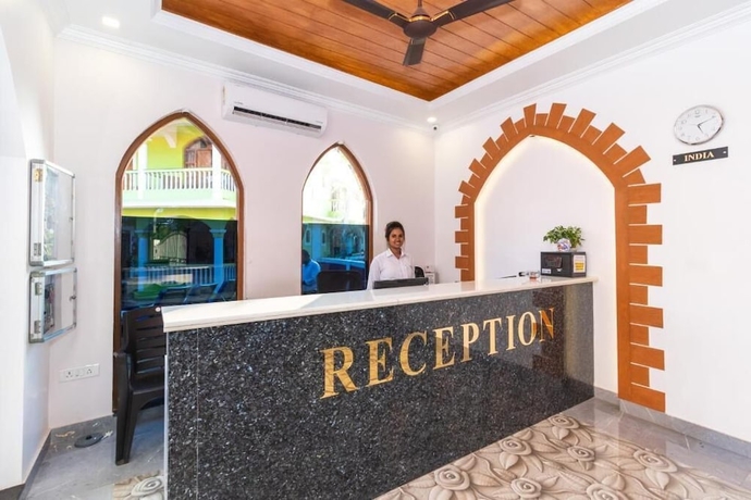 Imagen de los interiores del Hotel Larios Beach Holidays. Foto 17