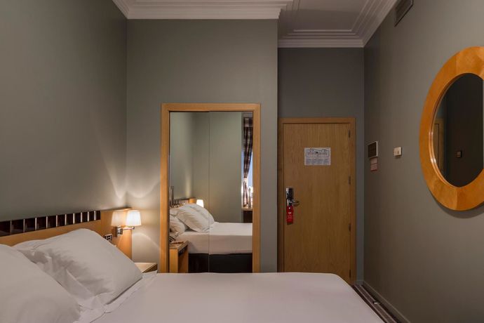 Imagen de la habitación del Hotel Larios Málaga. Foto 6