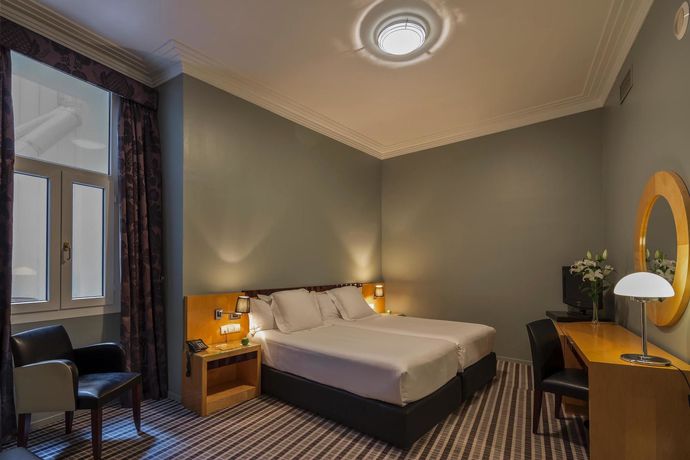 Imagen de la habitación del Hotel Larios Málaga. Foto 7