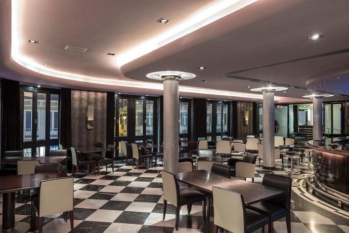 Imagen del bar/restaurante del Hotel Larios Málaga. Foto 3