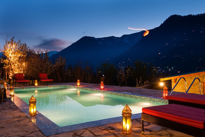 Imagen de la piscina del Hotel Larisa Resort, Manali. Foto 19
