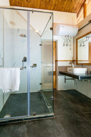 Imagen de la habitación del Hotel Larisa Resort, Manali. Foto 16