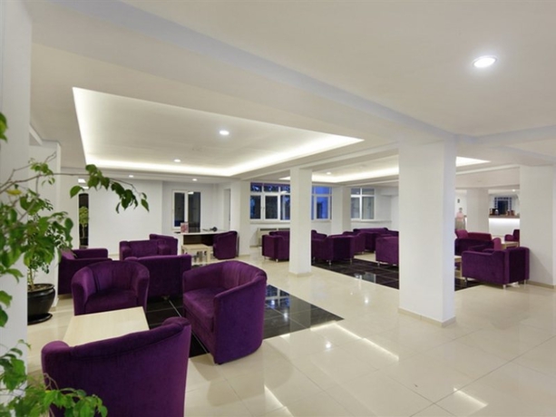 Imagen general del Hotel Larissa Beach Club. Foto 1