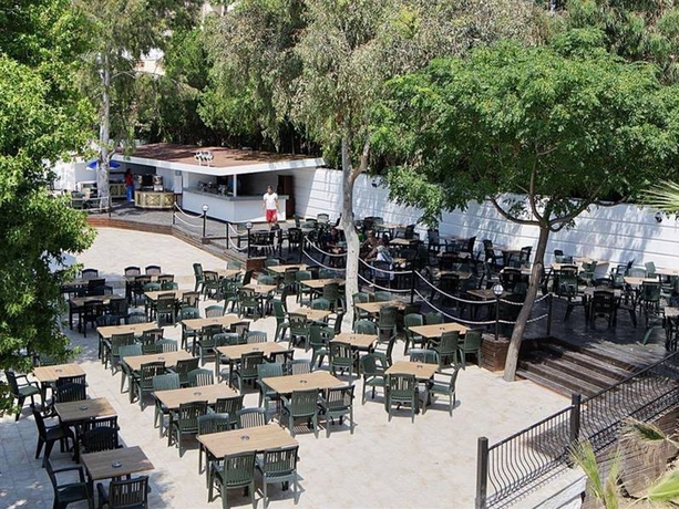 Imagen general del Hotel Larissa Beach Club. Foto 8